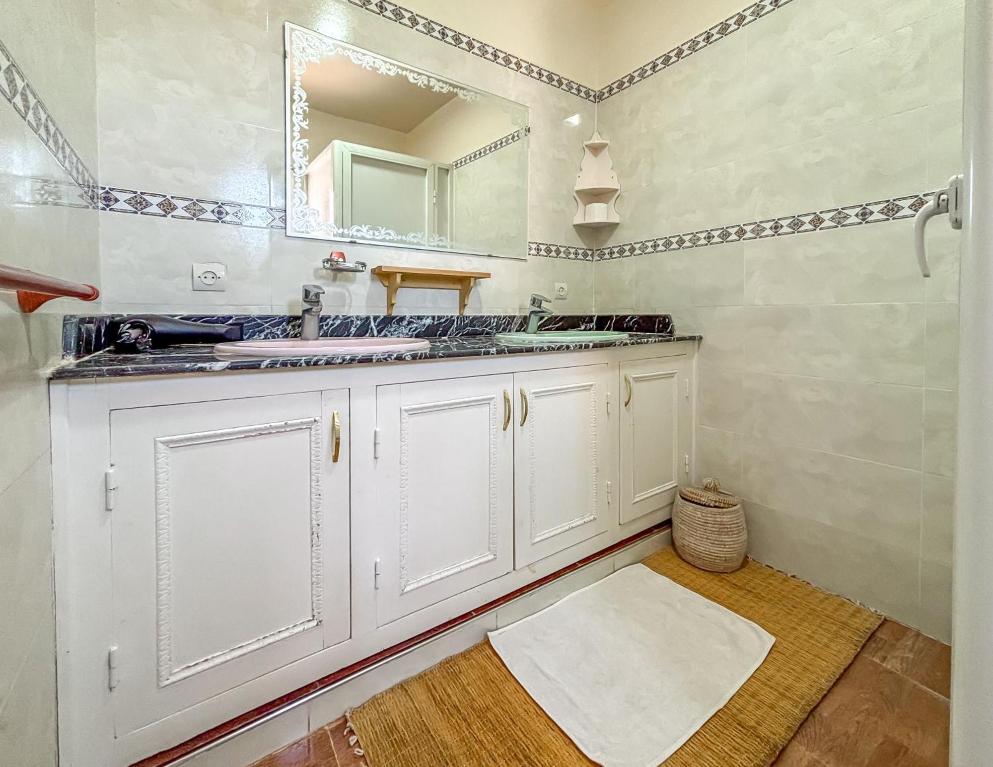 Le Bleu House Bed & Breakfast Sidi Abdallah Ghiat ภายนอก รูปภาพ