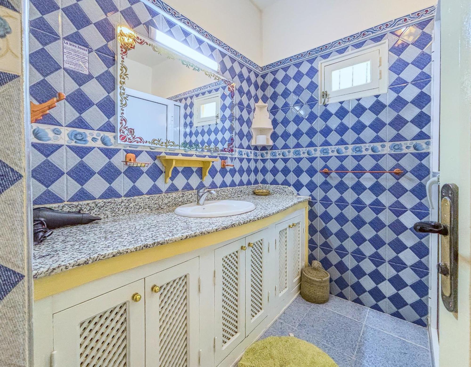 Le Bleu House Bed & Breakfast Sidi Abdallah Ghiat ภายนอก รูปภาพ