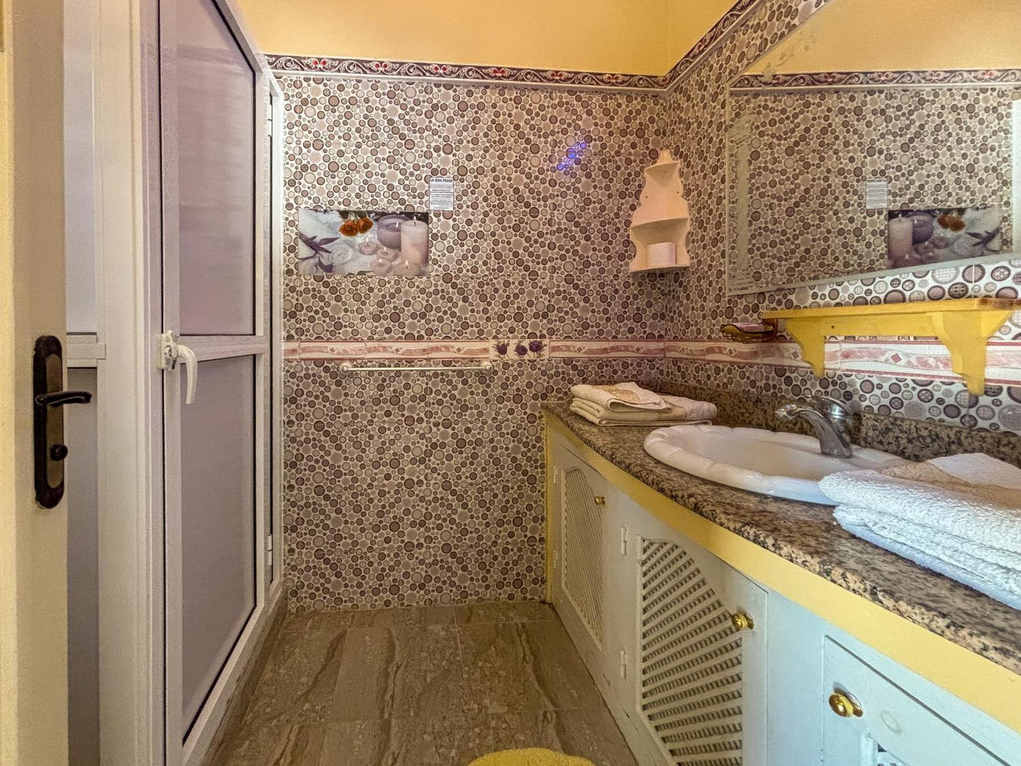 Le Bleu House Bed & Breakfast Sidi Abdallah Ghiat ภายนอก รูปภาพ