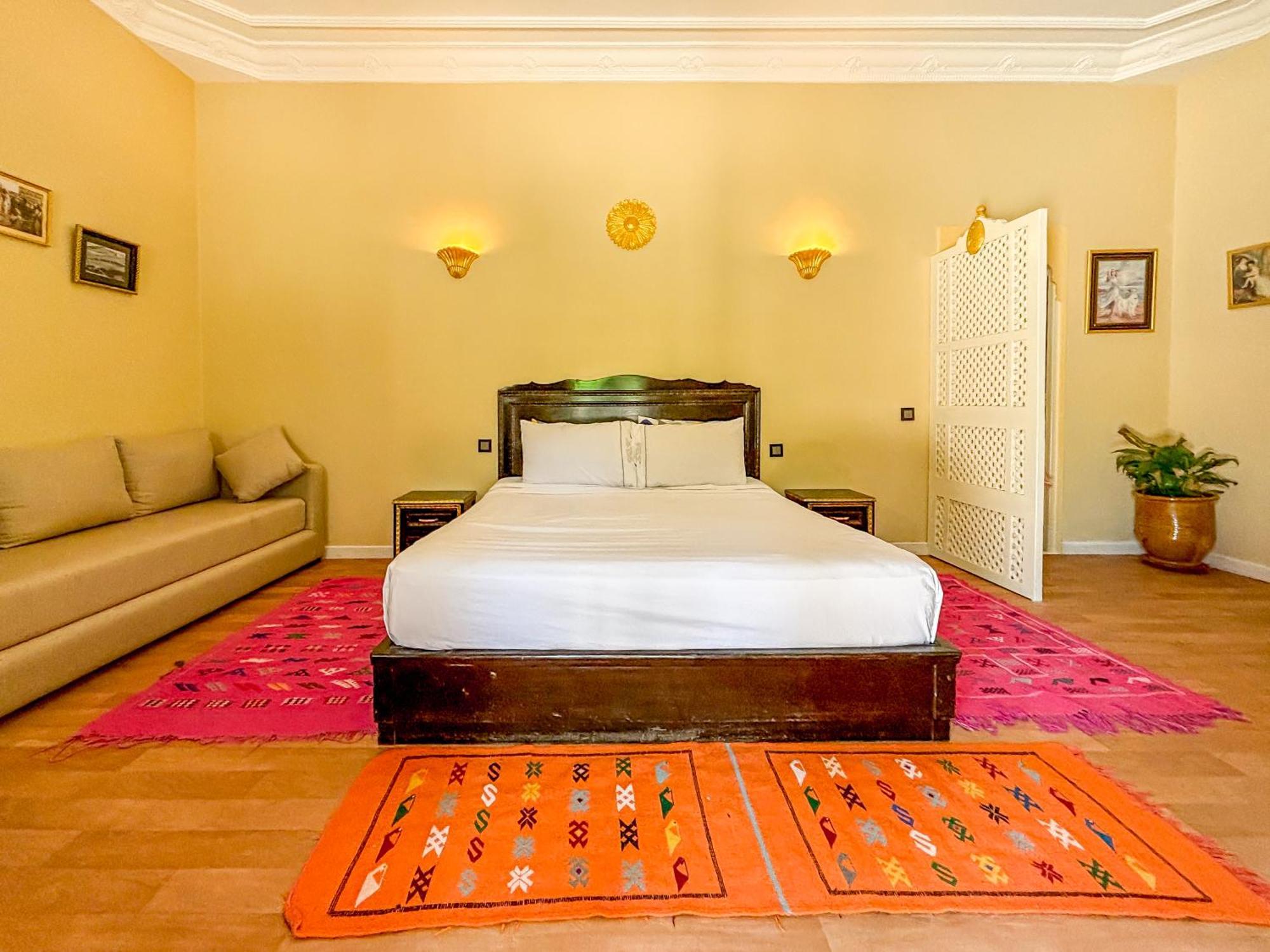 Le Bleu House Bed & Breakfast Sidi Abdallah Ghiat ภายนอก รูปภาพ