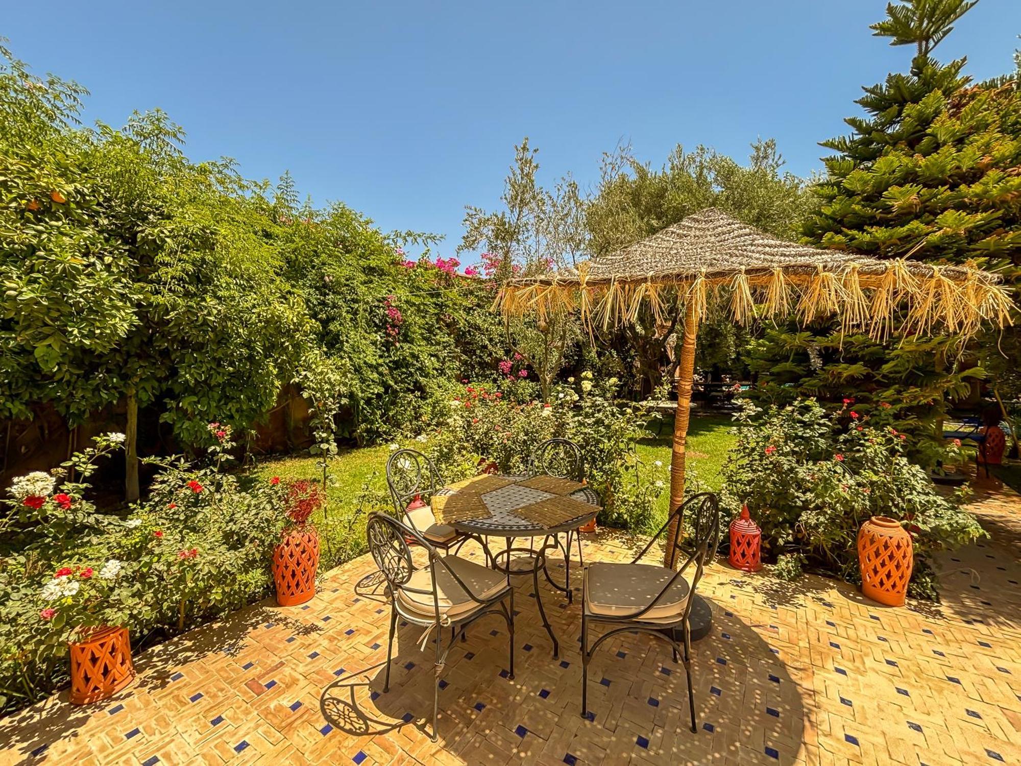 Le Bleu House Bed & Breakfast Sidi Abdallah Ghiat ภายนอก รูปภาพ