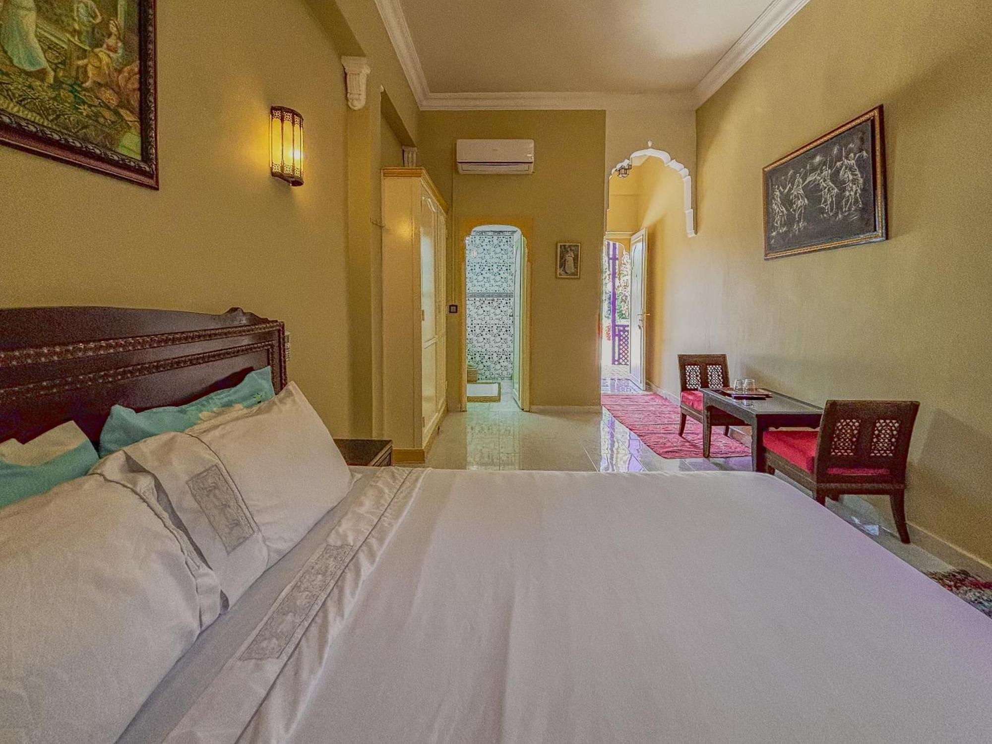 Le Bleu House Bed & Breakfast Sidi Abdallah Ghiat ภายนอก รูปภาพ